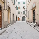 Dimora Storica Vicino A Ponte Vecchio E Uffizi Lägenhet *